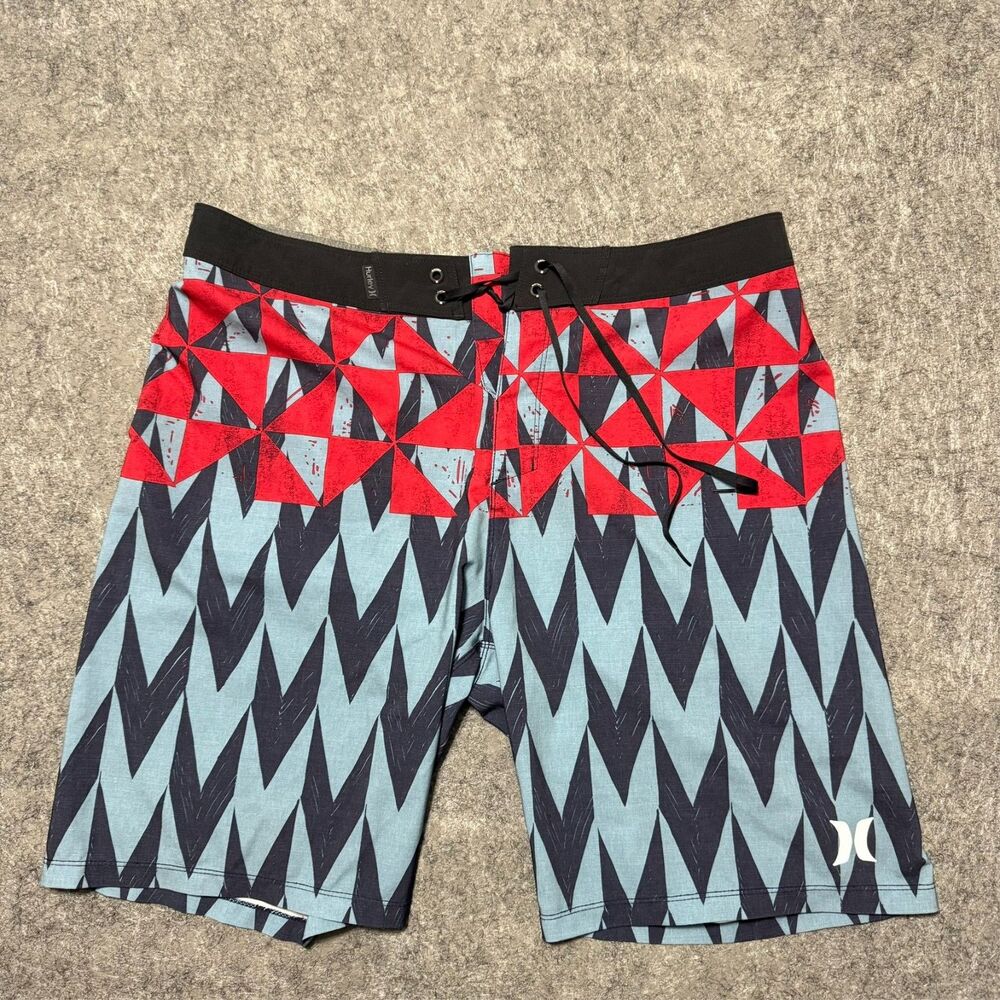 Hulrey Phantom Bula Boardshorts Mens 33 Multicolor Geometric Swim Trunks 20"